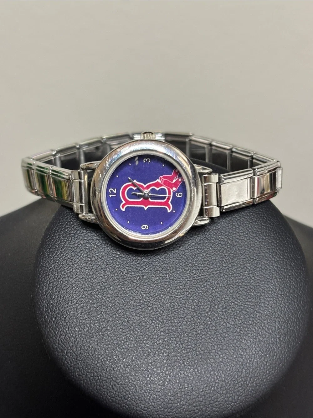 Unique Boston Red Sox Baseball Vintage Expansion Silver Tone Watch WORKING